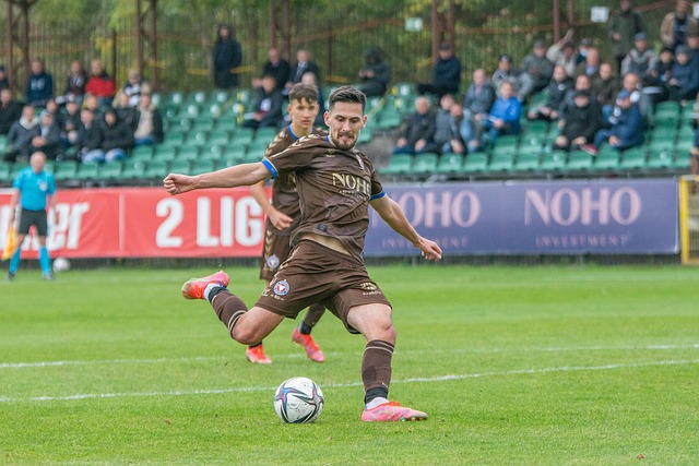 新疆下赛季算是废了！无控卫串联，外援无强解点，刘炜与助教争执